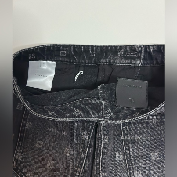 GIVENCHY MONOGRAM-PATTERN DENIM SKIRT SIZE 36 - Picture 9 of 11